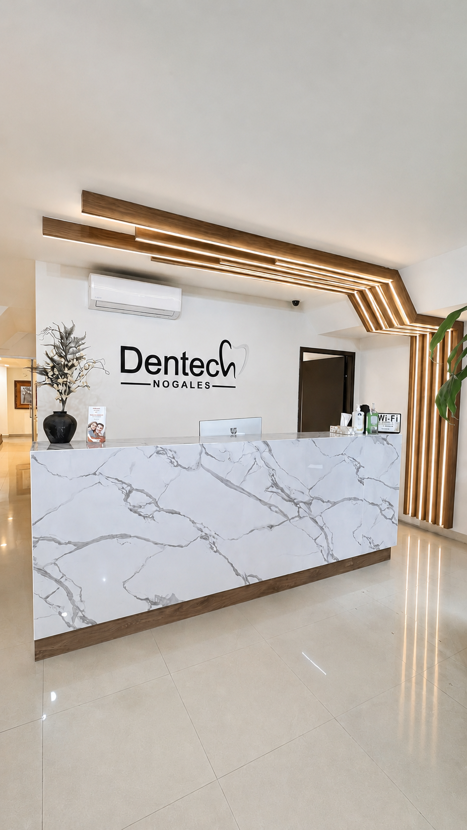 Interior de Dentech Nogales